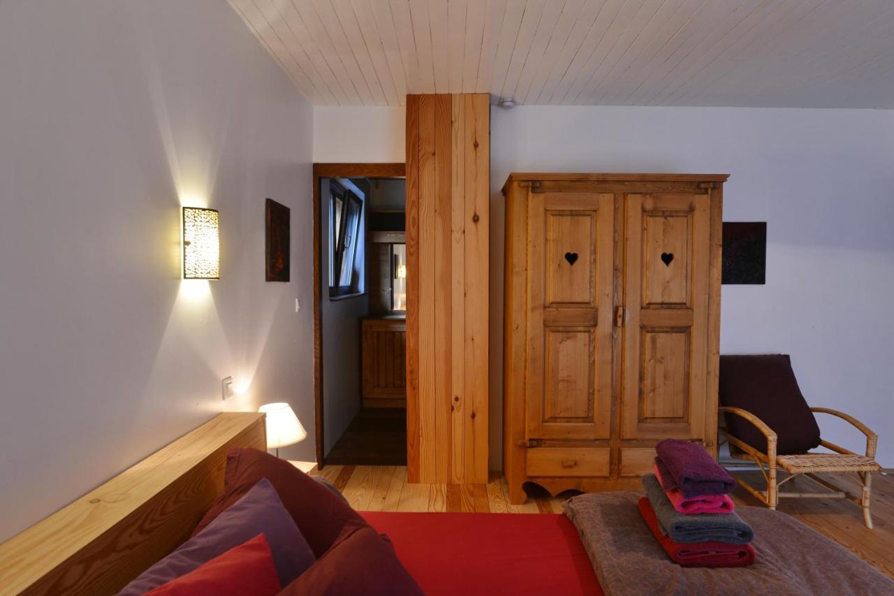 ヴォントロン Le Chalet De Valentine Bed & Breakfast エクステリア 写真